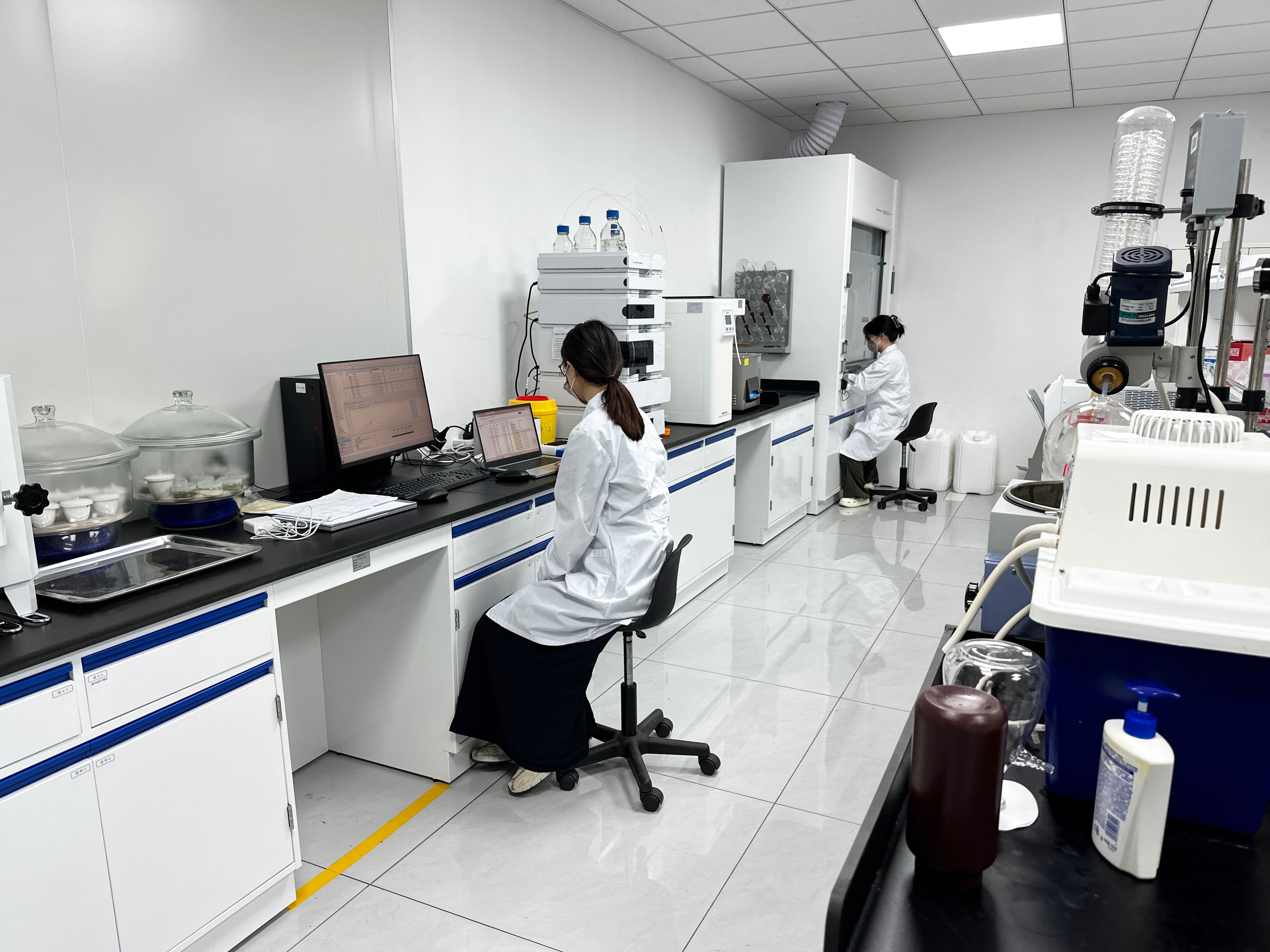 QC analyst testing algae extract